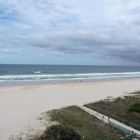 President Holiday Apartments - Absolute Beachfront ゴールドコースト エクステリア 写真