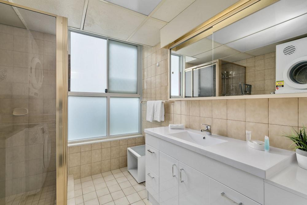 President Holiday Apartments - Absolute Beachfront ゴールドコースト エクステリア 写真