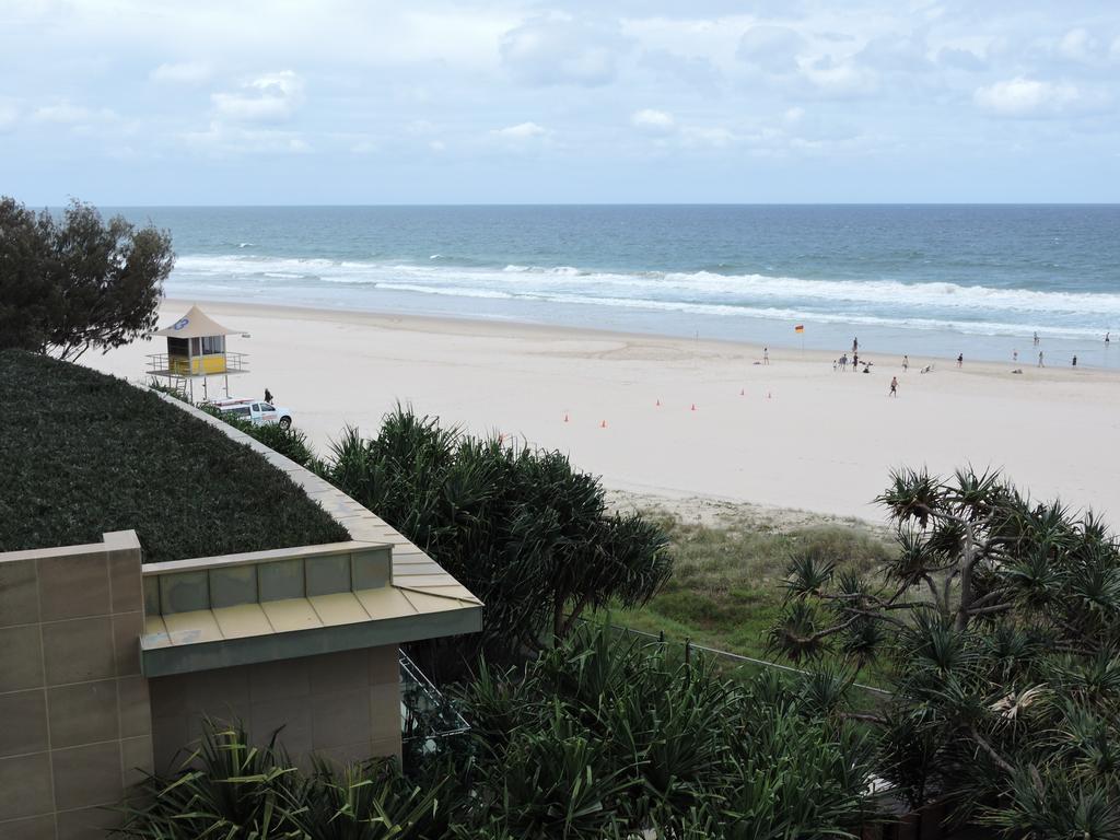 President Holiday Apartments - Absolute Beachfront ゴールドコースト エクステリア 写真
