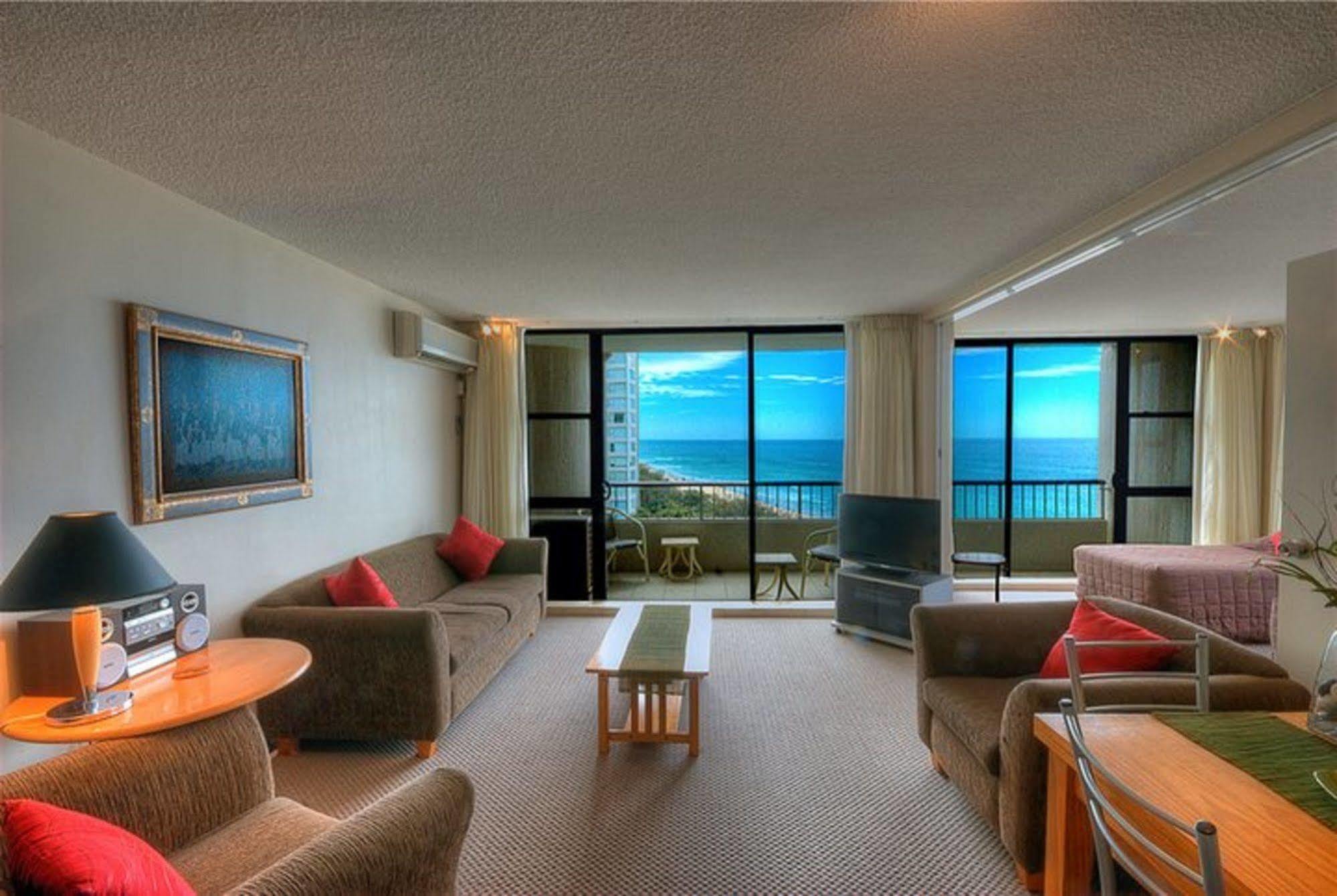 President Holiday Apartments - Absolute Beachfront ゴールドコースト エクステリア 写真