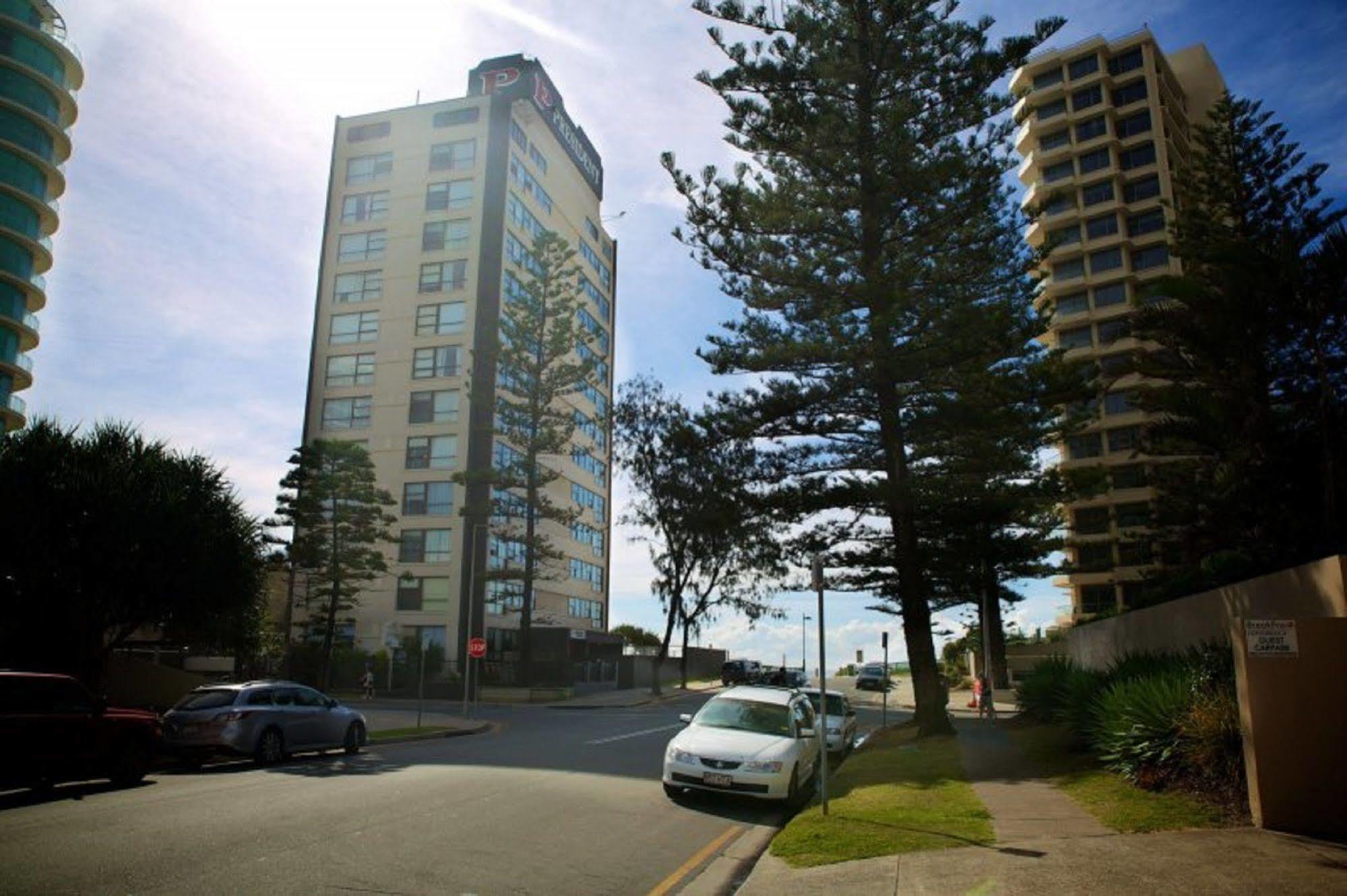President Holiday Apartments - Absolute Beachfront ゴールドコースト エクステリア 写真