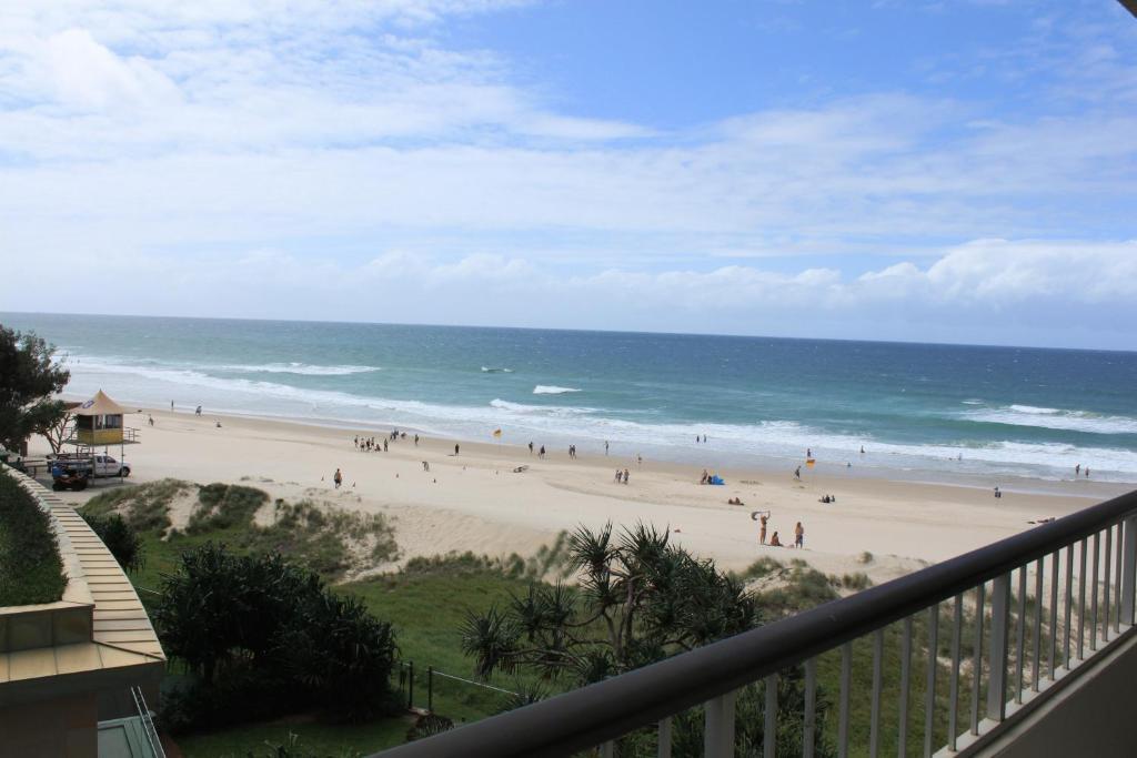 President Holiday Apartments - Absolute Beachfront ゴールドコースト エクステリア 写真