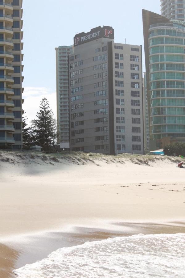President Holiday Apartments - Absolute Beachfront ゴールドコースト エクステリア 写真